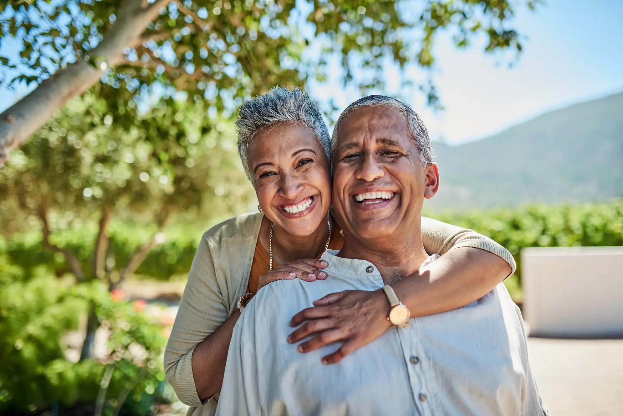 iStock-1437850054 An elderly couple hugging and exploring how to choose a senior living community at StoneRidge in Mystic CT.